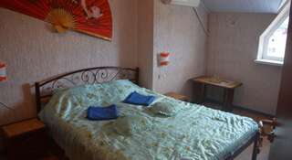 Гостиница Guest House SevHouse Севастополь Классический трехместный номер-6